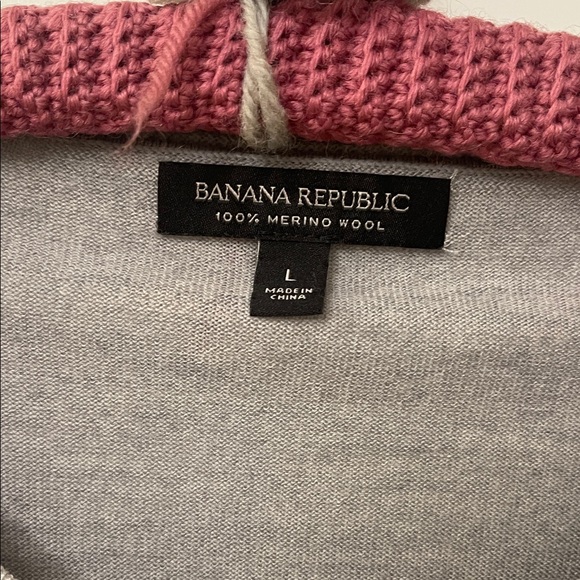 Banana Republic Pink and Gray Merino Wool Sweater - Picture 2 of 11